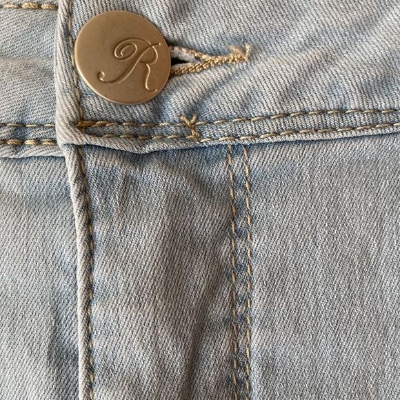 Royalty For Me WannaBettaButt Light Blue Cuffed Shorts Size 12 - Picture 3 of 11